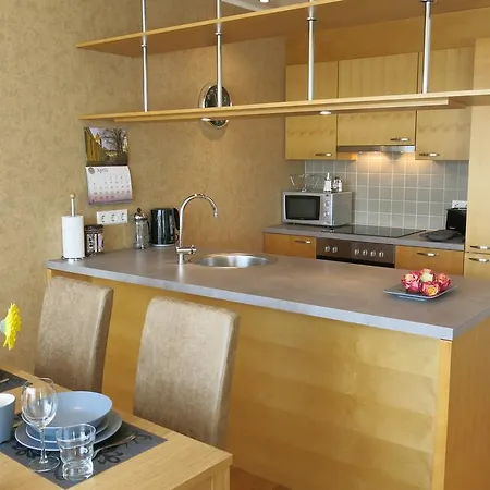 - City Center Apartment *