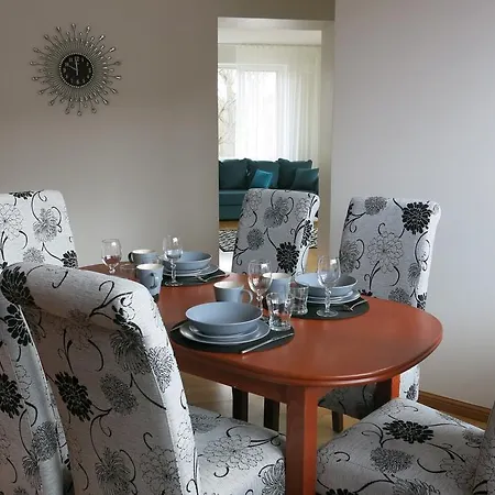 - City Center Apartment *